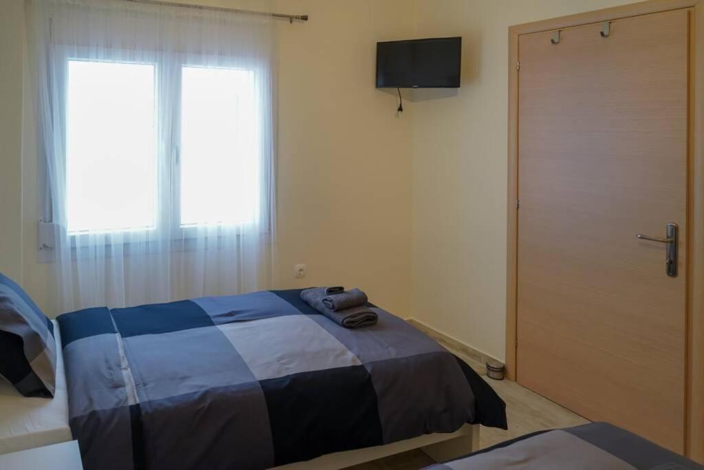 Modern Apartment In The City Center Ioannina Exterior photo